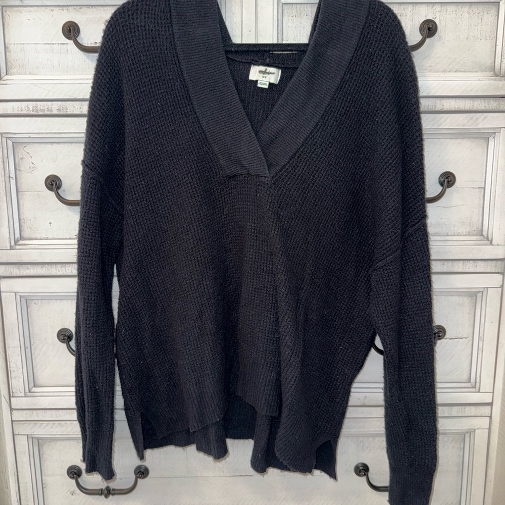 Aerie Black V-Neck Women's Sweater with Hood Size M